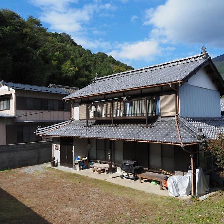 四国旅行のhub拠点 古民家ゲストハウス Heso Camp Miyoshi  Eksteriør bilde