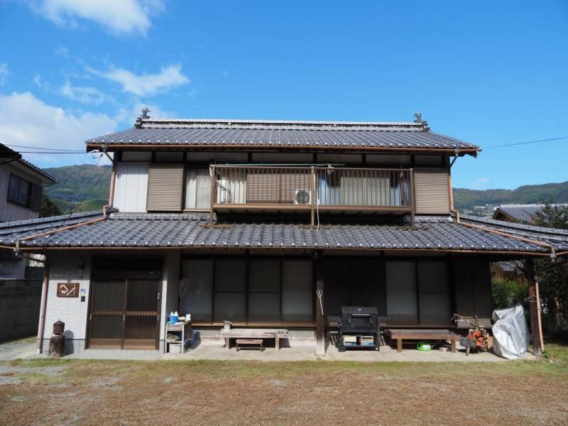 四国旅行のhub拠点 古民家ゲストハウス Heso Camp Miyoshi  Eksteriør bilde