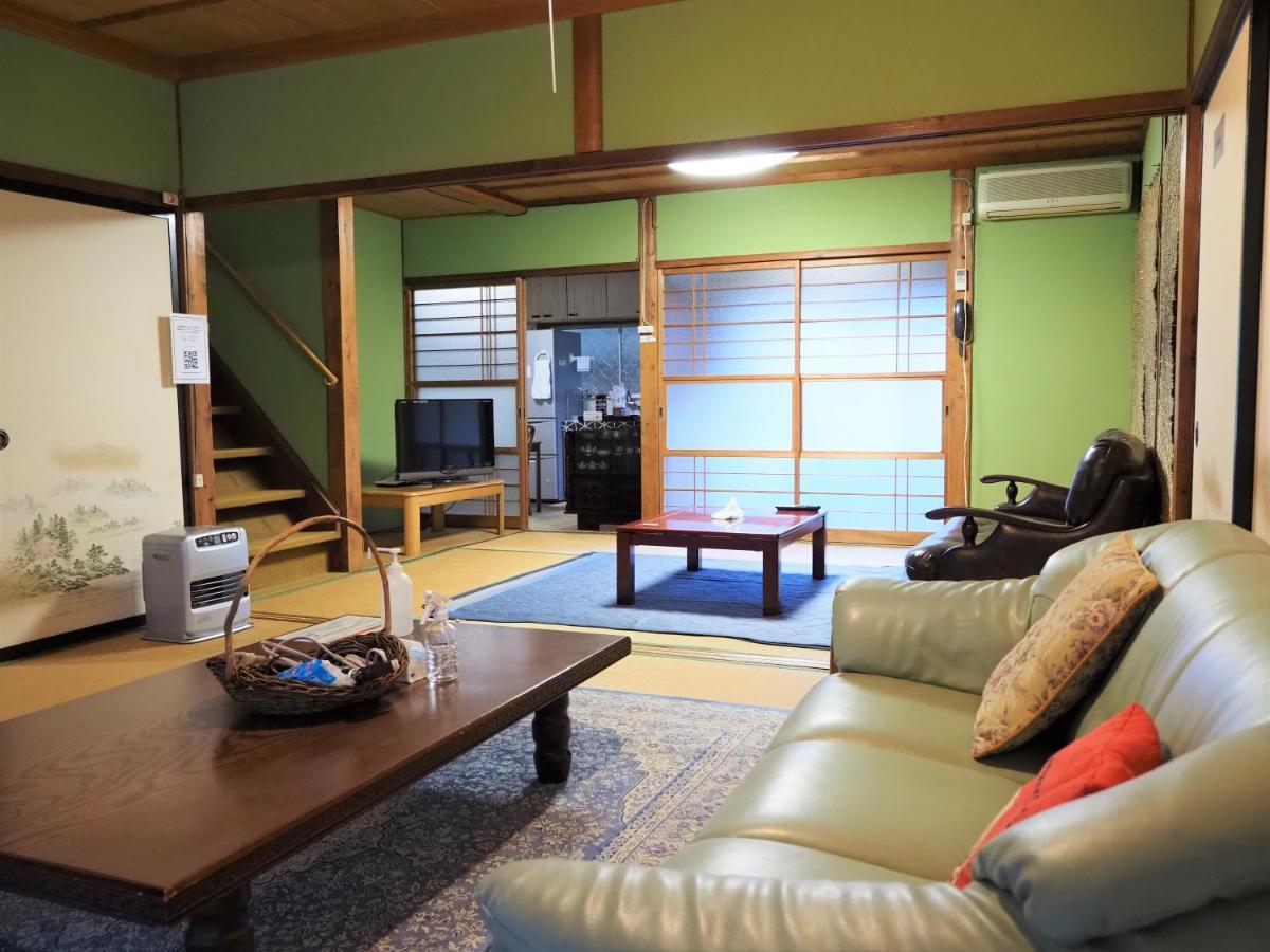 四国旅行のhub拠点 古民家ゲストハウス Heso Camp Miyoshi  Eksteriør bilde
