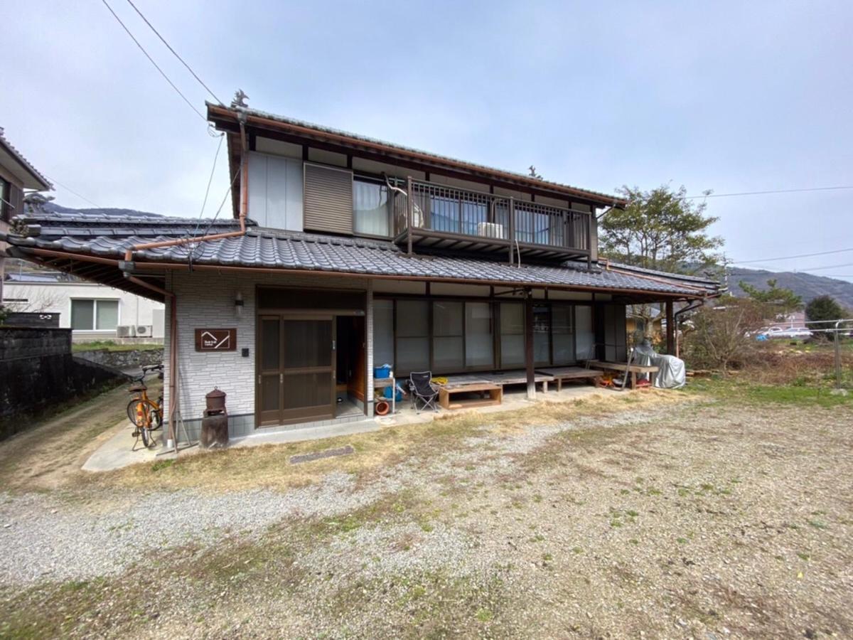 四国旅行のhub拠点 古民家ゲストハウス Heso Camp Miyoshi  Eksteriør bilde